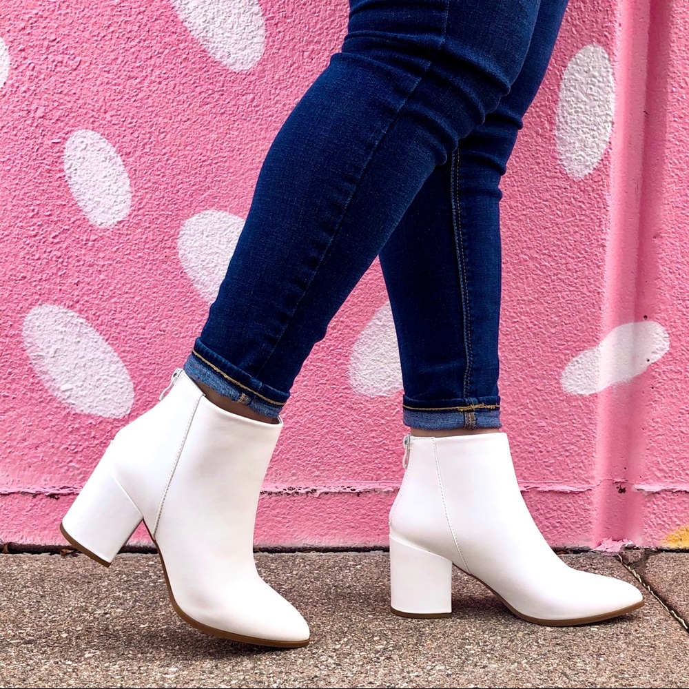 ❤️3X HP! White Vegan Leather Ankle Boots - Picture 7 of 9